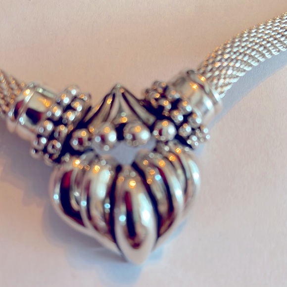 Beautiful Silver-tone Necklace - Picture 2 of 5